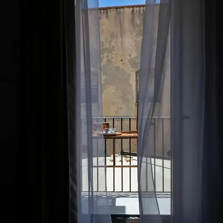 卡萨马雷亚公寓 *